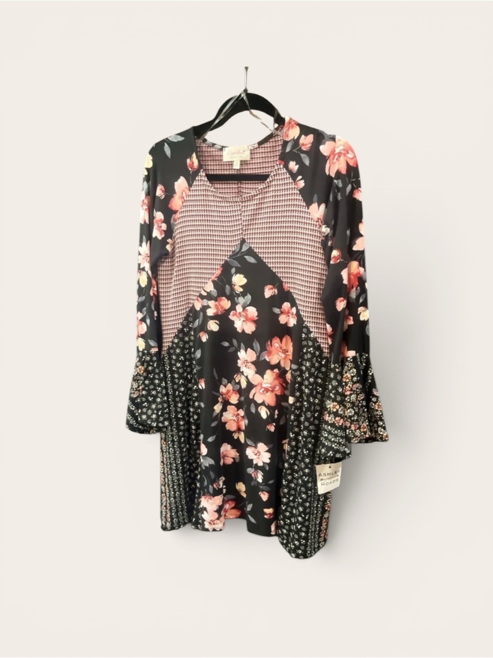 NWT | Sugarfox | Bohemian Flowy Floral Dress | Size Small - Picture 2 of 10